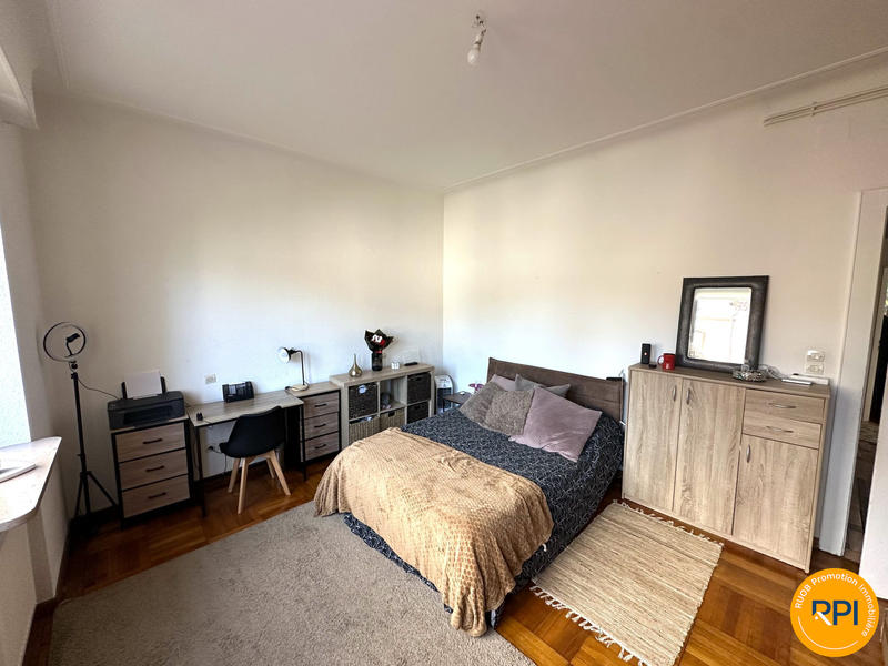 Appartement - 80 m² - 4 pièces