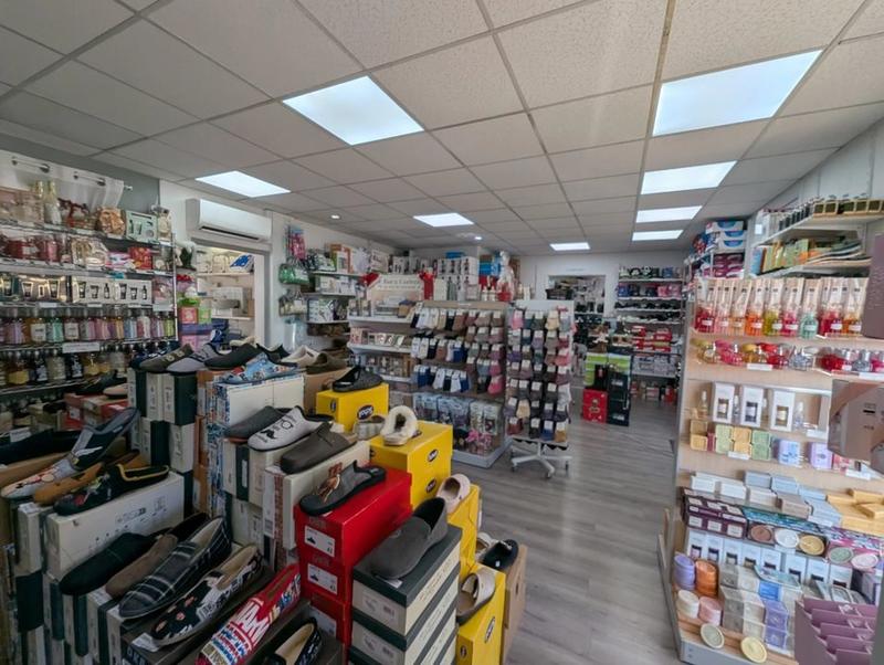 Local commercial - 132 m² - 4 pièces