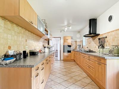 Maison - 163 m² - 7 pièces