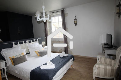 Maison - 943 m² - 24 pièces