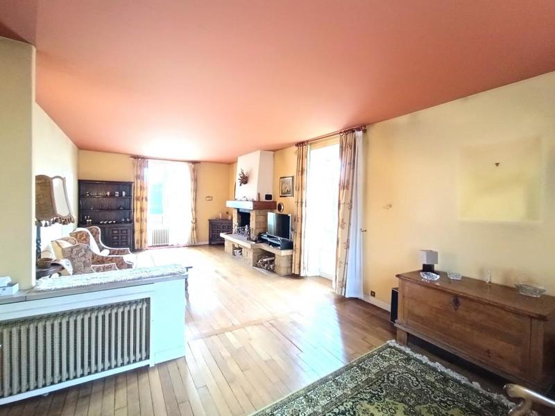 Maison - 210 m² - 5 pièces