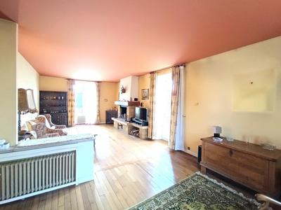 Maison - 210 m² - 5 pièces