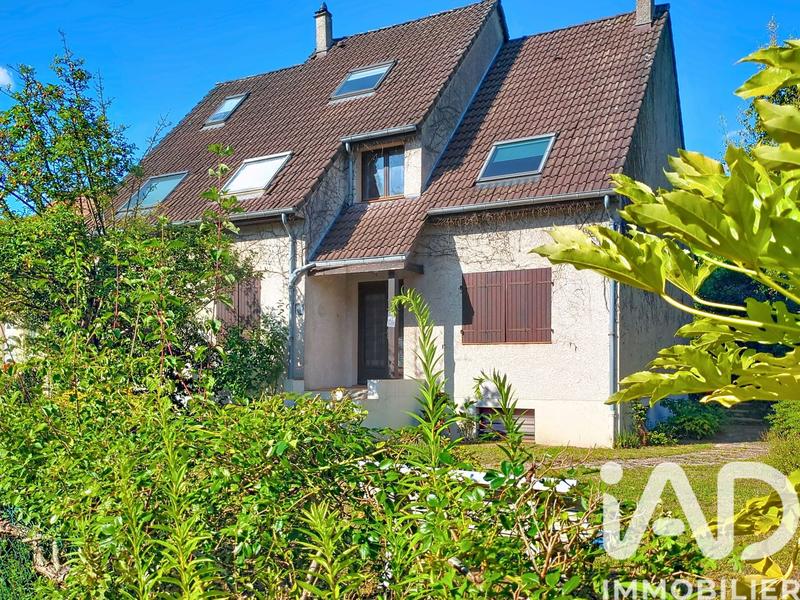 Maison - 212 m² - 8 pièces