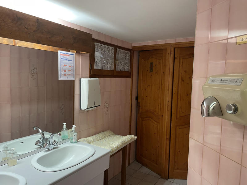 Fonds de commerce - 764 m²