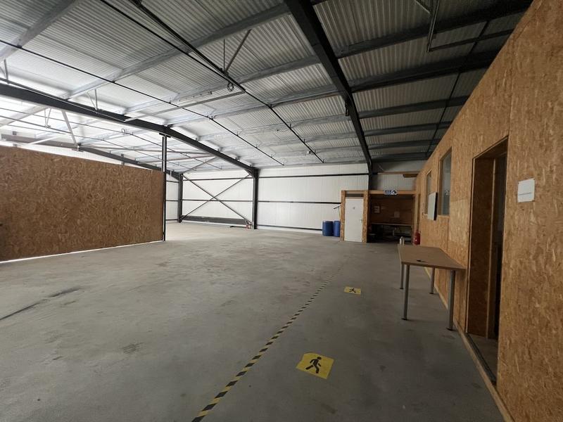 Local d'activités - 300 m² - 5 pièces