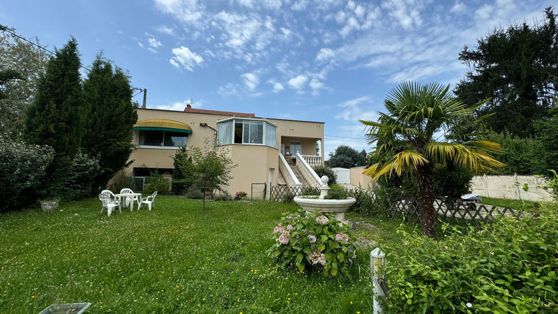 Maison - 391 m² - 5 pièces