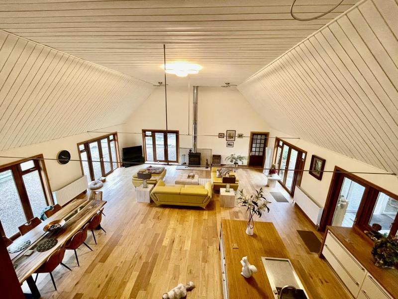 Maison - 200 m² - 7 pièces