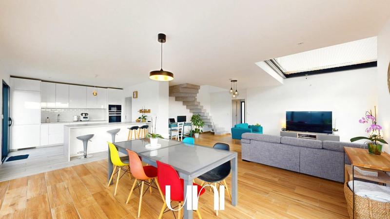 Maison - 178 m² - 6 pièces