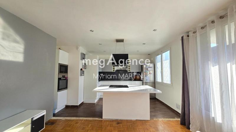 Maison - 95 m² - 5 pièces