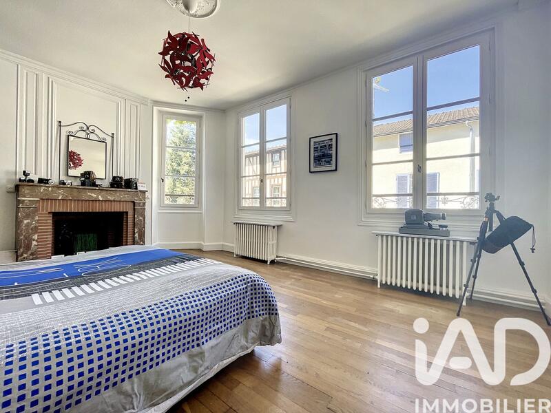 Maison de ville - 282 m² - 11 pièces