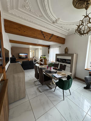 Maison - 185 m² - 10 pièces