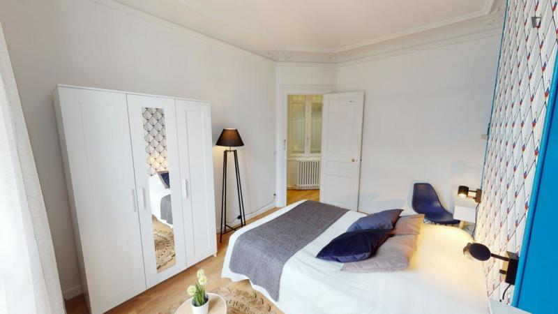 Chambre - 12 m² - 7 pièces