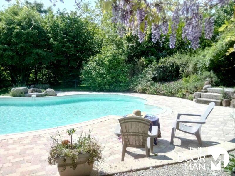 Propriété - 260 m² - 8 pièces