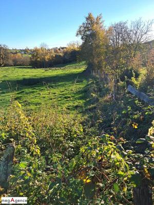 Terrain constructible - 1 883 m²