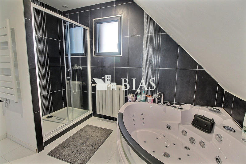 Maison contemporaine - 156 m² - 7 pièces