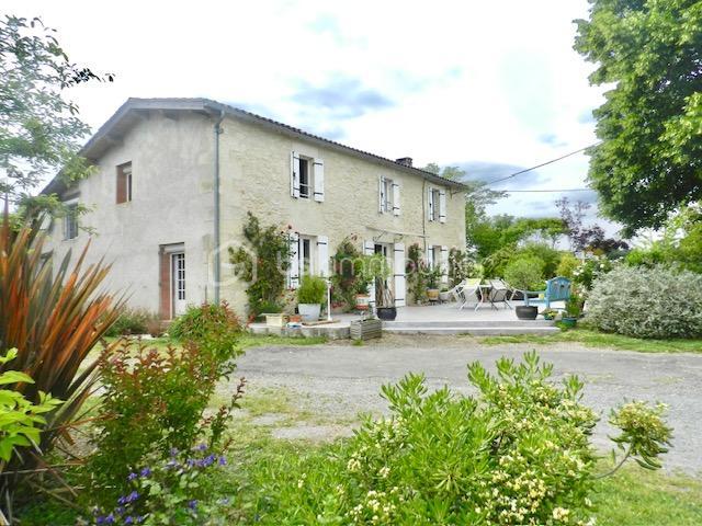 Maison en pierre - 194 m² - 8 pièces
