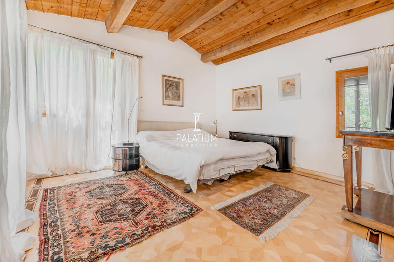 Maison ancienne - 235 m² - 8 pièces