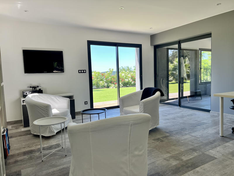 Maison - 225 m² - 6 pièces