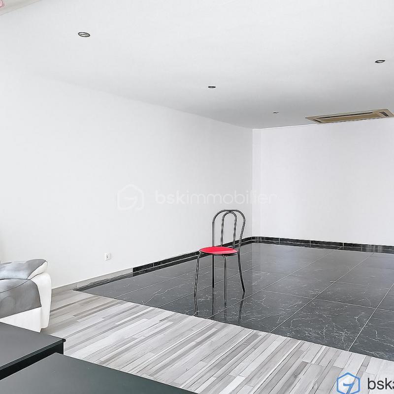 Immeuble - 211 m² - 6 pièces