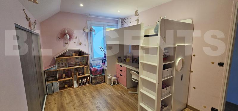 Pavillon - 108 m² - 6 pièces