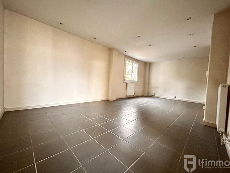 Appartement - 100 m² - 5 pièces
