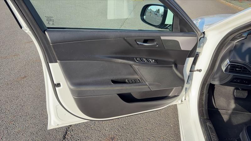 Jaguar Xe 2.0d 180 Bva8 R-Sport