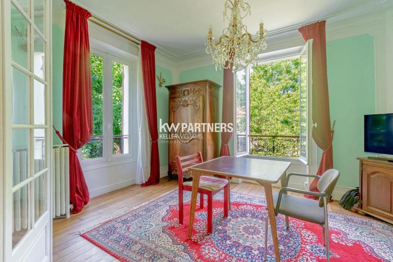 Maison bourgeoise - 256 m² - 9 pièces