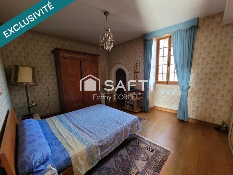 Maison - 221 m² - 9 pièces