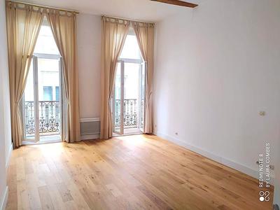 Appartement - 130 m² - 3 pièces