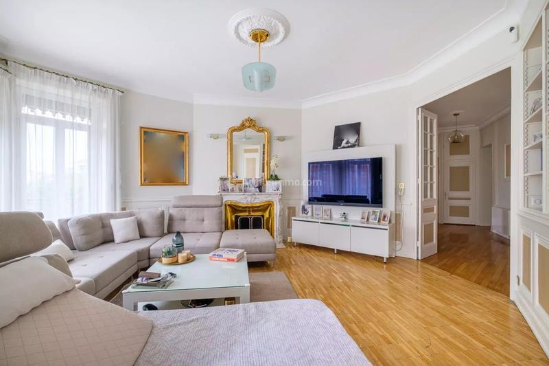 Appartement - 160 m² - 7 pièces