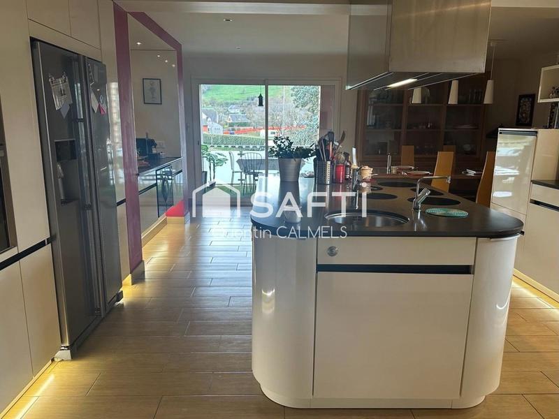 Maison - 197 m² - 5 pièces