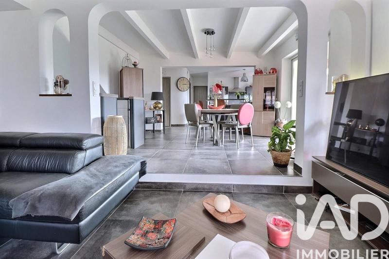 Maison - 224 m² - 9 pièces