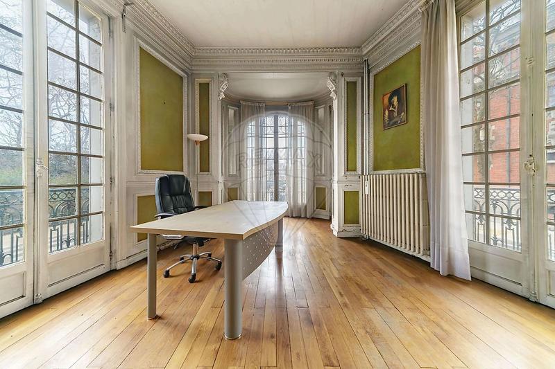 Hôtel particulier - 300 m² - 12 pièces