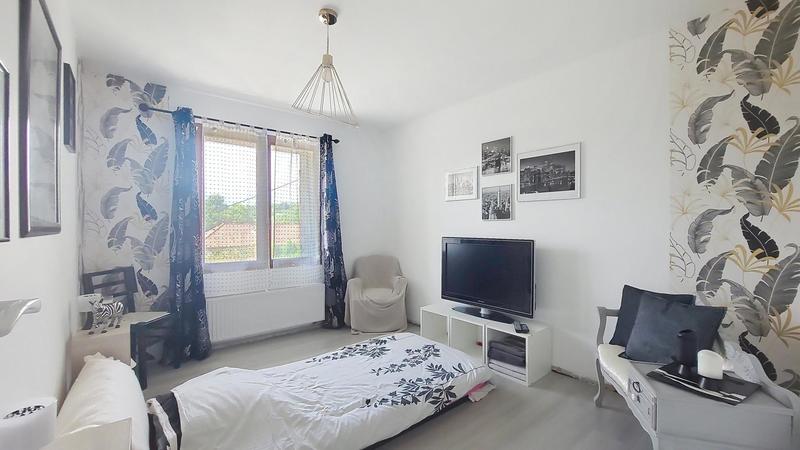 Maison - 196 m² - 7 pièces