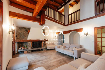 Maison - 220 m² - 7 pièces