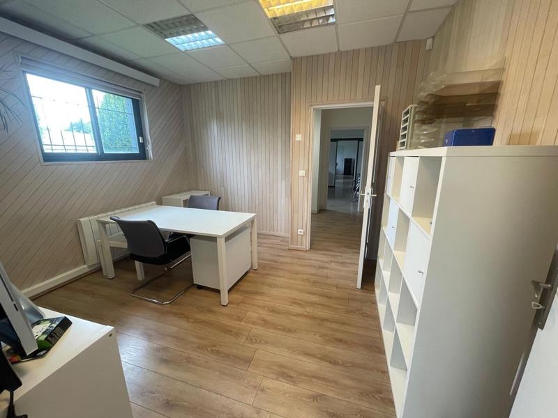 Local commercial - 1 460 m² - 5 pièces