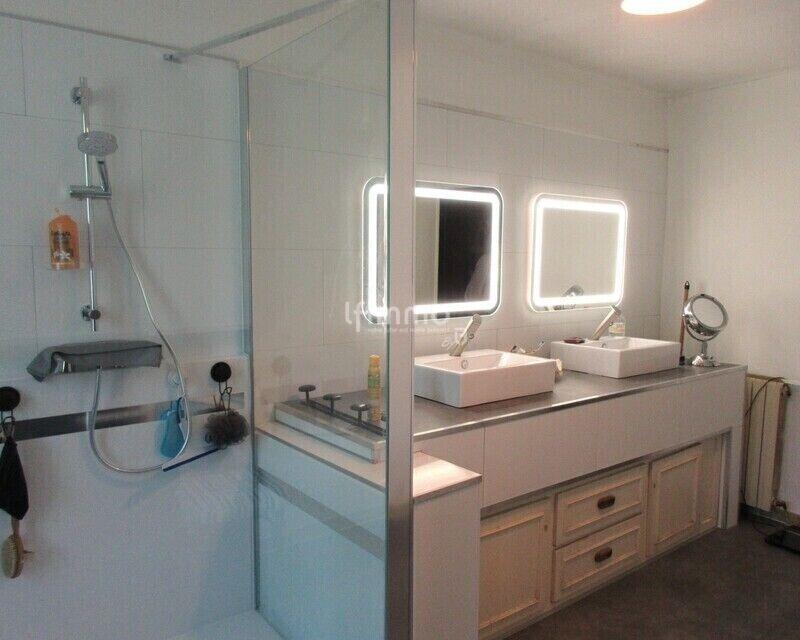 Maison - 530 m² - 17 pièces