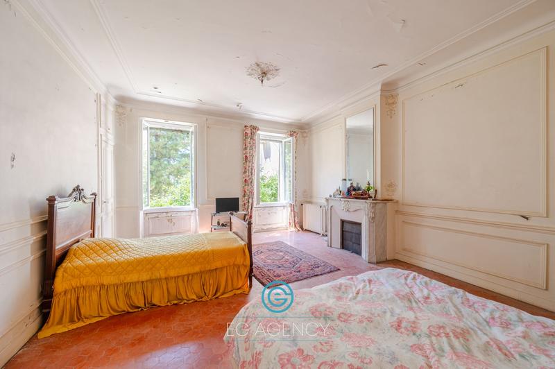 Maison - 280 m² - 7 pièces