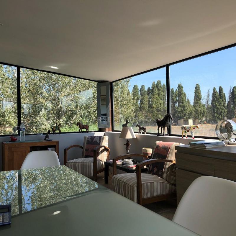 Maison - 1 745 m² - 50 pièces