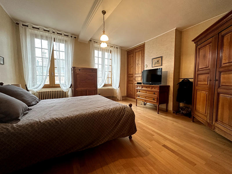 Maison - 271 m² - 7 pièces