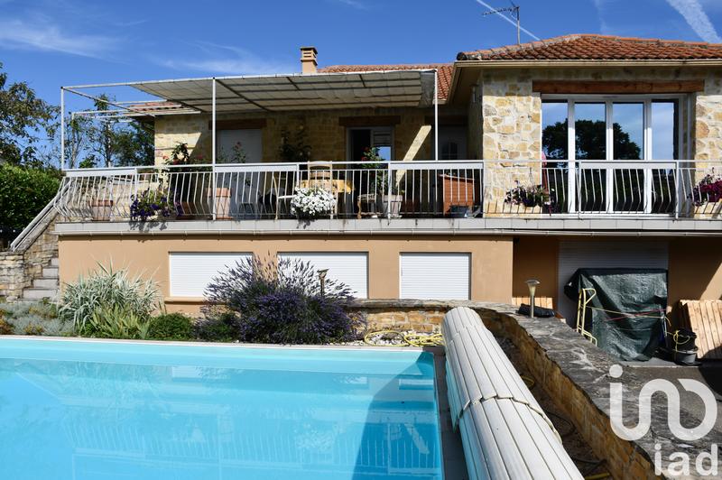 Maison - 186 m² - 8 pièces