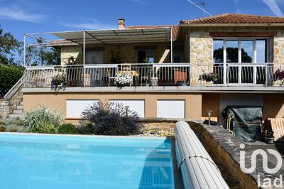 Maison - 186 m² - 8 pièces