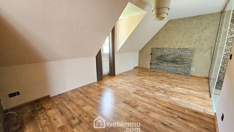 Maison - 200 m² - 8 pièces