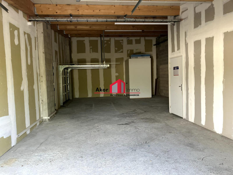 Local commercial - 330 m² - 2 pièces