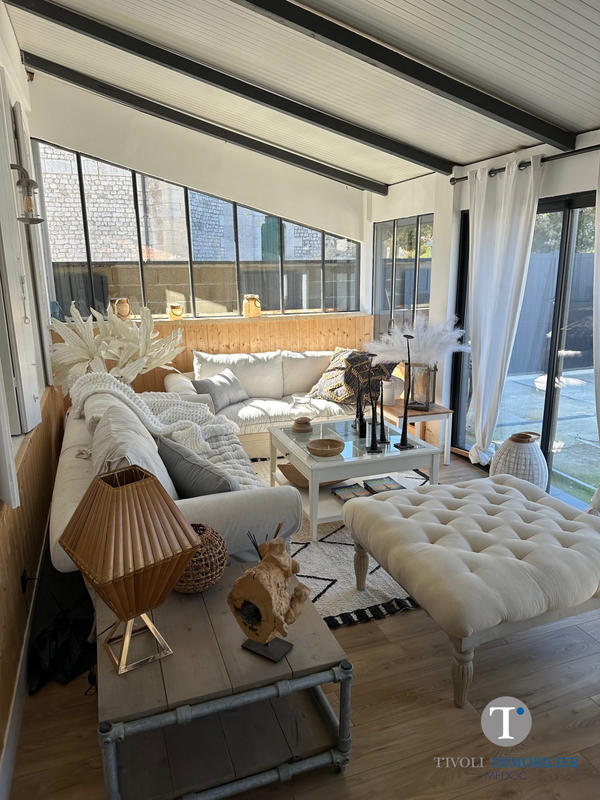 Maison traditionnelle - 267 m² - 9 pièces