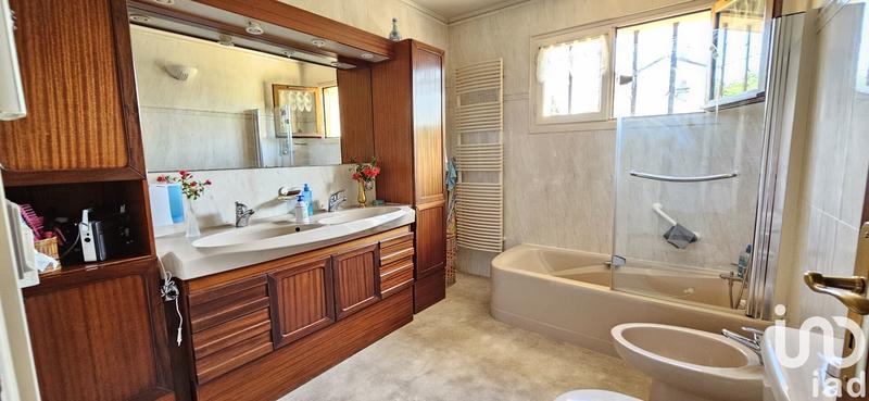 Maison - 166 m² - 8 pièces