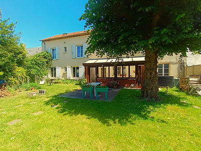 Maison - 226 m² - 8 pièces