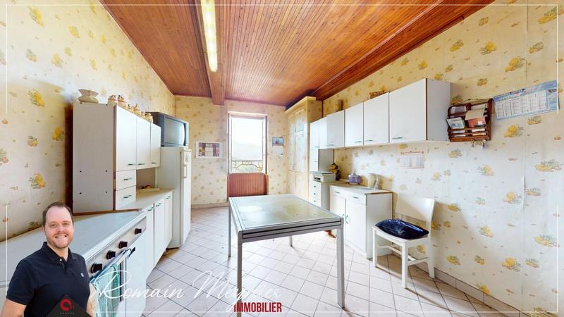 Maison - 210 m² - 7 pièces