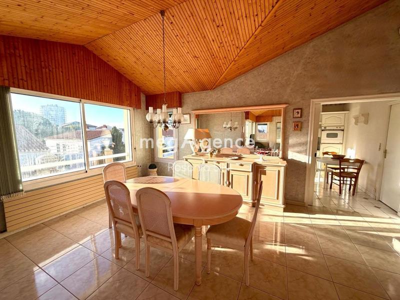 Maison - 193 m² - 7 pièces