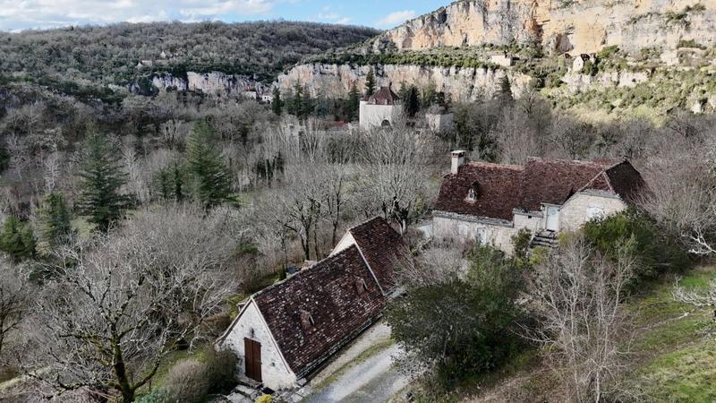 Maison - 220 m² - 9 pièces